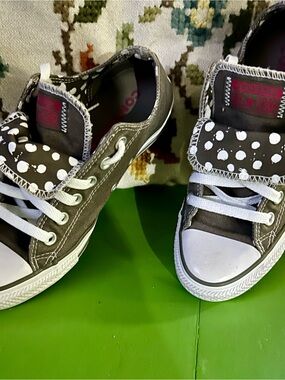 Converse All Star Women’s Sz. 7 Dark Gray, Polka Dot Low-Top Sneakers